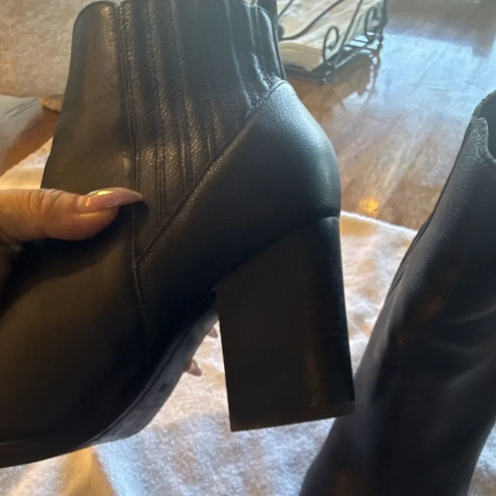 Marc fisher ankle boots 7.5